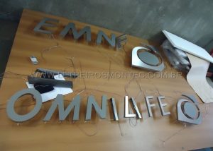Fabrica&ccedil;&atilde;o do letreiro da loja com sede em S&atilde;o Paulo - SP da Omnilife