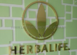Letreiro para franquia de lojas Herbalife instalado